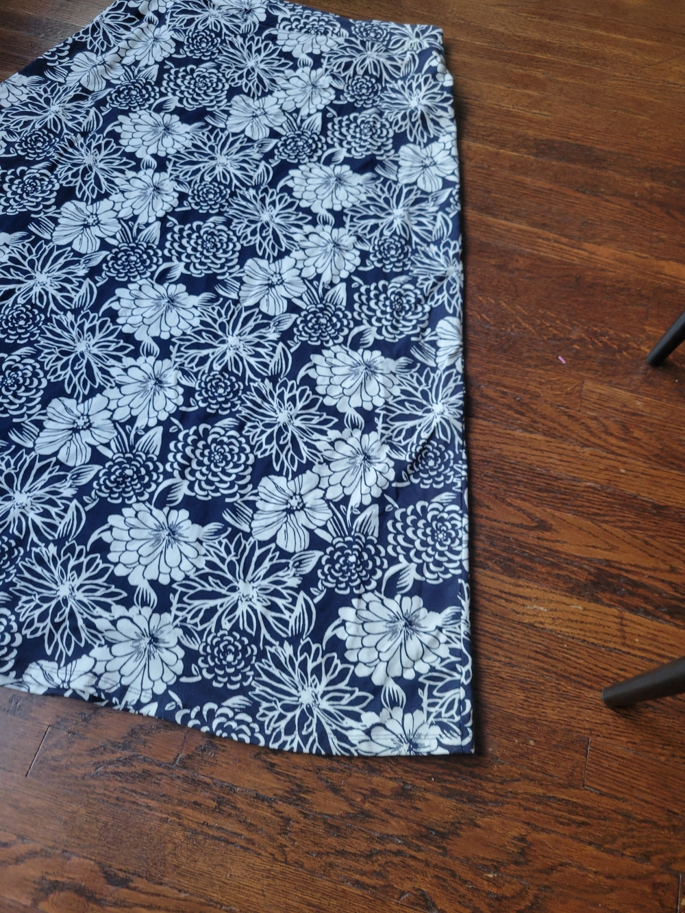 Talbots Women's Navy White Floral Maxi Skirt Slit Style Sz M Casual Church Wear - Picture 13 of 17